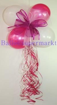 Luftballons zur Dekoration des Hochzeitsautos