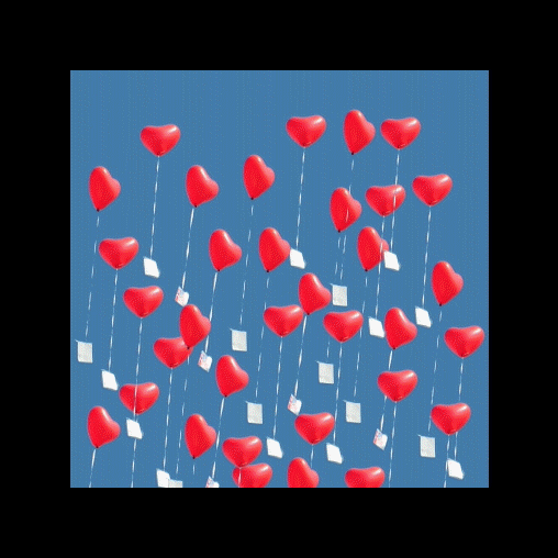 Herzluftballons mit Ballonflugkarten Hochzeit steigen auf