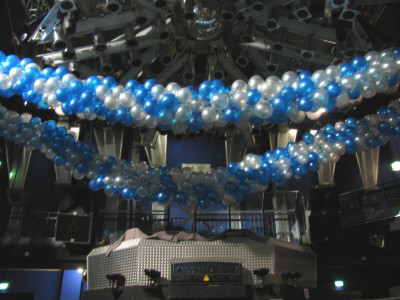 Festsaal-Dekoration-Raumdekoration-Ballondekoration-Hallendekoration