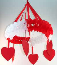 Hochzeitsdekoration Kranz Rot-Weiß mit Herzen