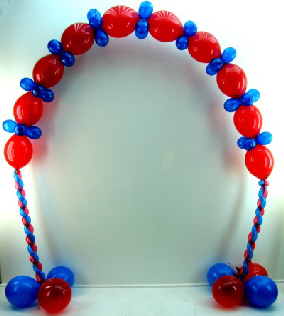 Ballondekoration-mit-Kettenballons-Girlandenballons