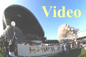 Ballonflug-Wettbewerb BMW Welt, 5000 Luftballons steigen mit Ballonflugkarten auf, Video